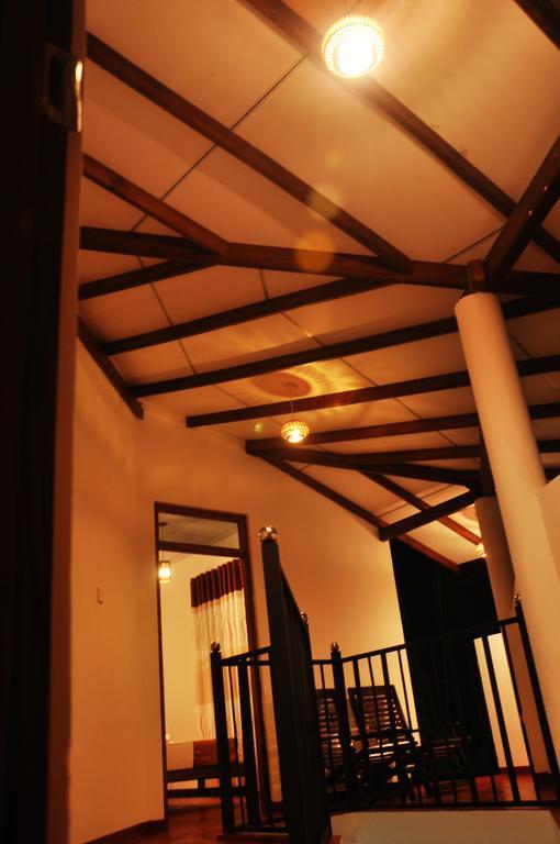 Hotel Coconut Garden House à Uda Walawe Extérieur photo